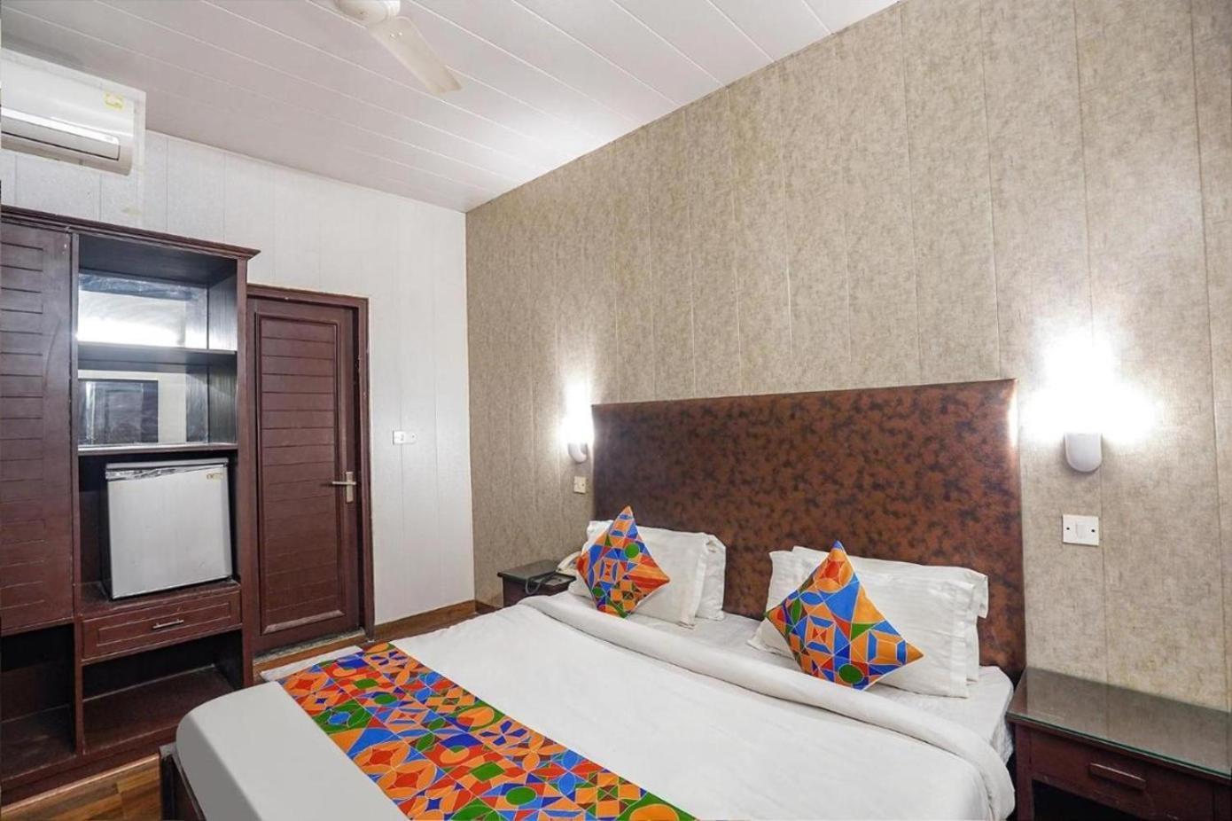 Hotel Kular At Saket Near Pvr Cinema 3*